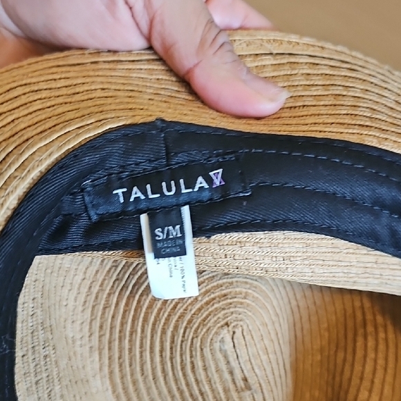 Aritzia Floral Hat - Picture 4 of 4